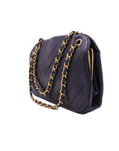 Load image into Gallery viewer, 1980&#39;s Vintage Chanel Kiss-Lock Chevron Bag
