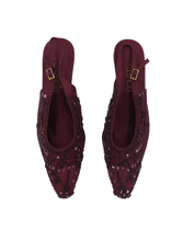 Load image into Gallery viewer, Vintage Beaded Pointed-Toe Heels