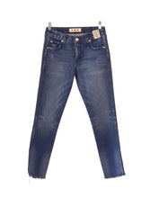 Load image into Gallery viewer, AMO Stix Crop Jeans