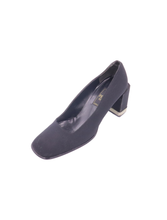 Load image into Gallery viewer, Vintage Fendi Scarpe Pumps