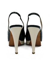 Load image into Gallery viewer, Brooke&#39;s Oscar de la Renta Patent Slingback Pumps
