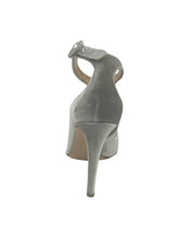 Load image into Gallery viewer, Gianvito Rossi Velvet  Pumps (Grey)
