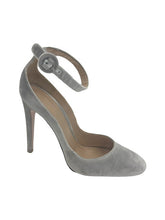 Load image into Gallery viewer, Gianvito Rossi Velvet  Pumps (Grey)
