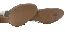 Load image into Gallery viewer, Gianvito Rossi Velvet  Pumps (Grey)
