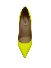 Load image into Gallery viewer, Valentino Garavani Neon Yellow Leather Pumps

