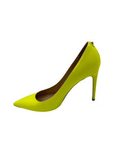 Load image into Gallery viewer, Valentino Garavani Neon Yellow Leather Pumps
