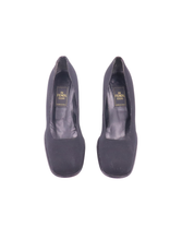 Load image into Gallery viewer, Vintage Fendi Scarpe Pumps
