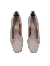 Load image into Gallery viewer, Vintage White Pearl Satin Toe Pumps
