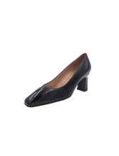 Load image into Gallery viewer, Vintage Stuart Weitzman Patent Leather Pumps
