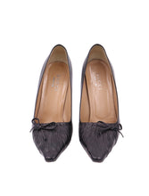 Load image into Gallery viewer, Gucci Black Pointed Toe Pumps
